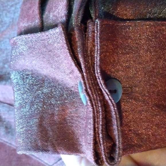 Iridescent deep red button down blouse size 1X - Picture 6 of 9